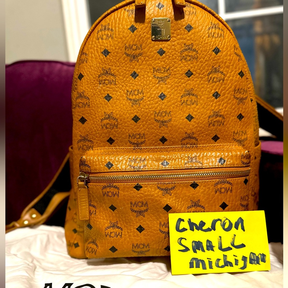 🎒✨ **MCM Signature Visetos Backpack - Maxi Monogram Marvel! 🌟✨**
